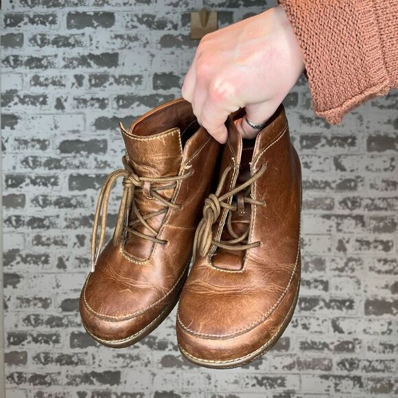 Duluth trading | women leather lace up booties - Picture 3 of 9